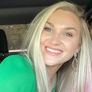 Meet your Posher, Eliza